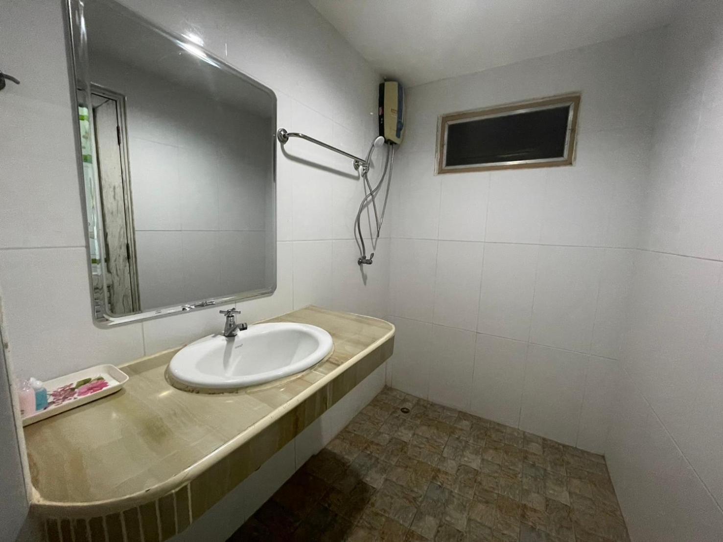 เพรสซิเดนท์ อพาร์ตเมนต์ Hotel Pattaya ภายนอก รูปภาพ