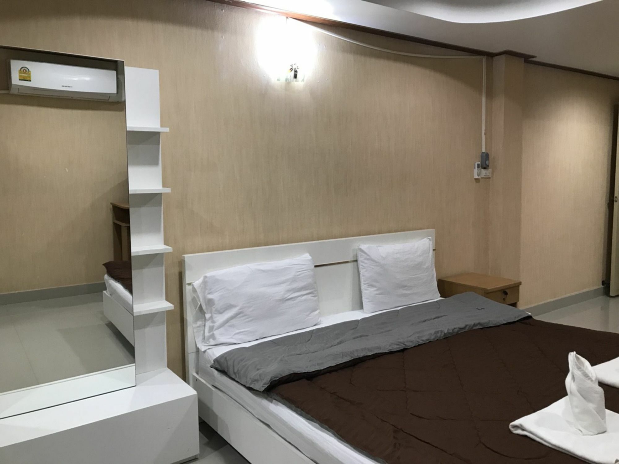 เพรสซิเดนท์ อพาร์ตเมนต์ Hotel Pattaya ภายนอก รูปภาพ